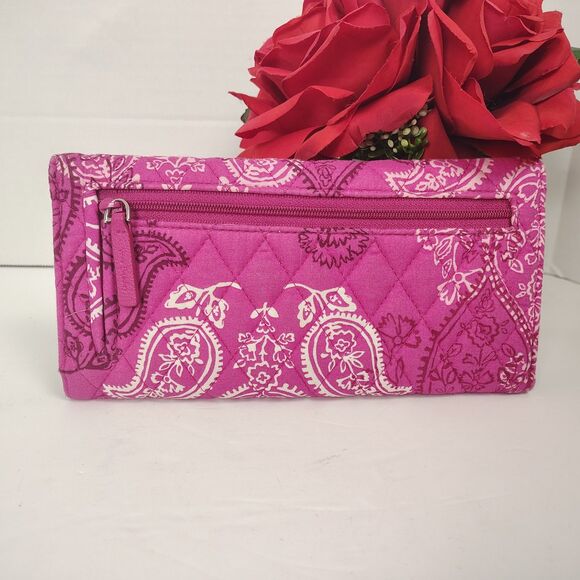🩷 Vera Bradley Stamped Paisley Pink Large Trifold Wallet Retired Bandana - Picture 2 of 10